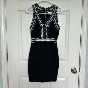 Milly Black Bodycon Sleeveless V-neck Dress with White and Navy Details in Small